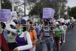 DÍA DE LA MUJER . PROTESTA UNIVERSITARIA