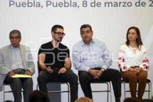 ENTREGA ESCRITURAS MUJERES