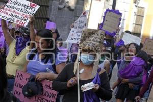 DÍA DE LA MUJER . MARCHA