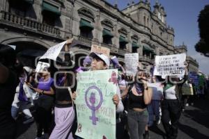 DÍA DE LA MUJER . MARCHA