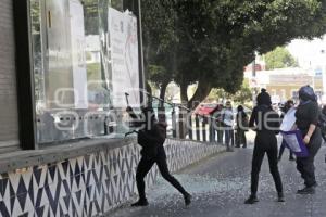 DÍA DE LA MUJER . MARCHA