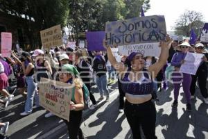 DÍA DE LA MUJER . MARCHA