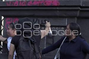 DÍA DE LA MUJER . MARCHA