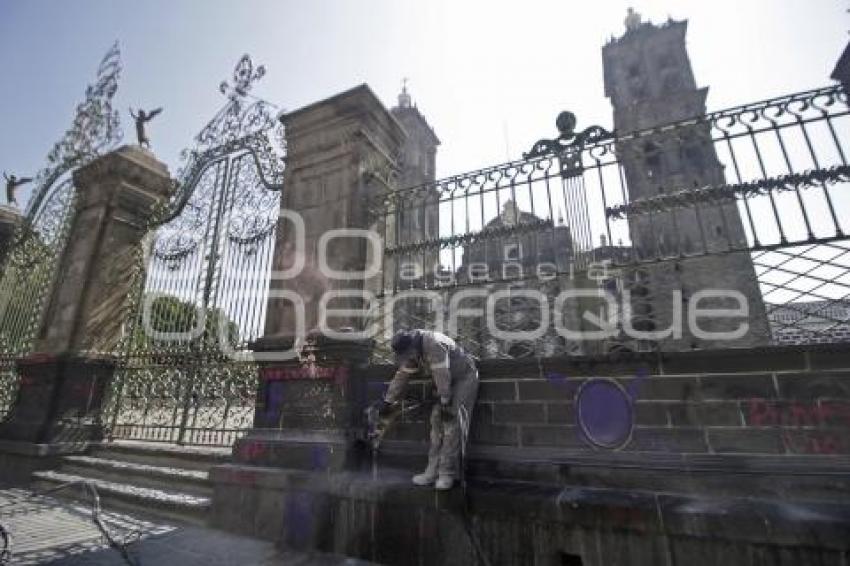 CATEDRAL DE PUEBLA . LIMPIEZA