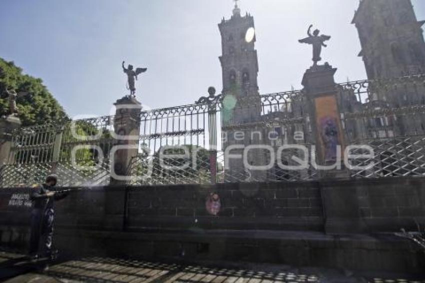 CATEDRAL DE PUEBLA . LIMPIEZA