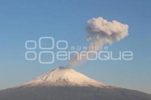 VOLCÁN POPOCATÉPETL . FUMAROLA