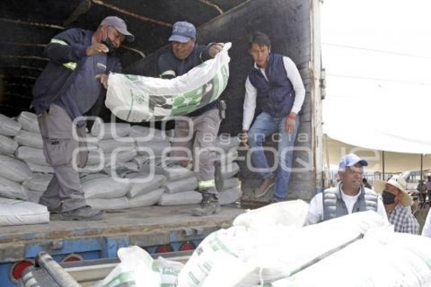 SAN ANDRÉS CHOLULA. ENTREGA FERTILIZANTE