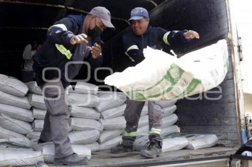 SAN ANDRÉS CHOLULA. ENTREGA FERTILIZANTE