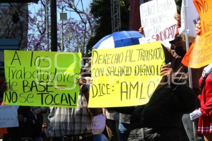 TEHUACÁN . PROTESTA TRABAJADORES