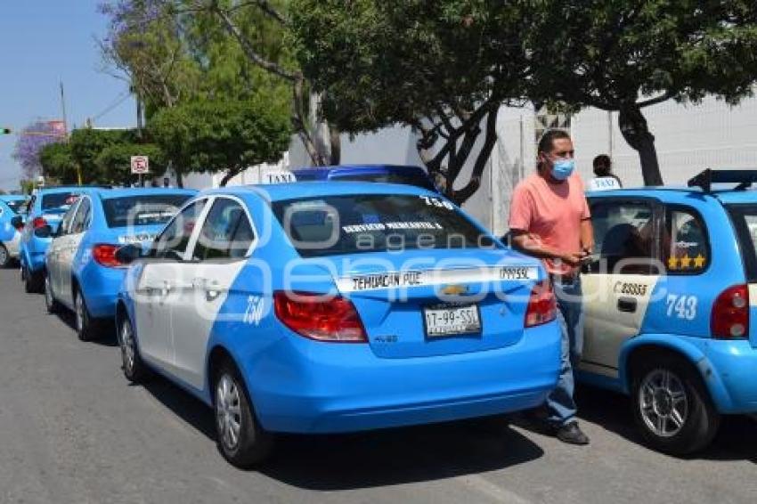 TEHUACÁN . MANIFESTACIÓN TAXISTAS