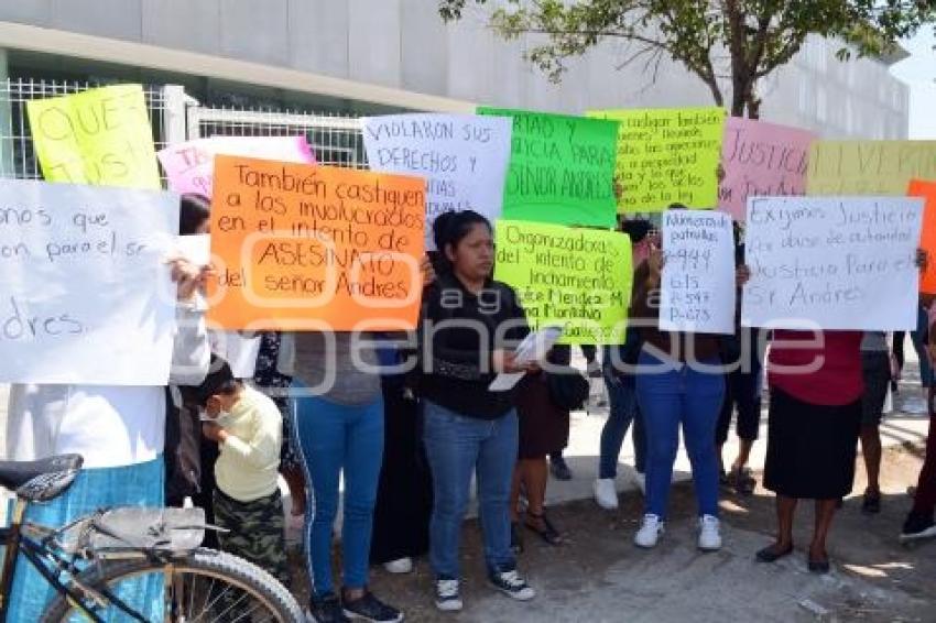 TEHUACÁN . PROTESTA CASA DE JUSTICIA