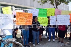 TEHUACÁN . PROTESTA CASA DE JUSTICIA