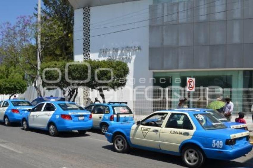 TEHUACÁN . MANIFESTACIÓN TAXISTAS