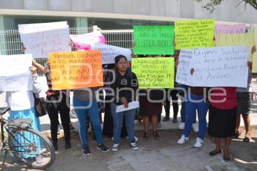 TEHUACÁN . PROTESTA CASA DE JUSTICIA