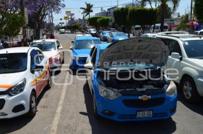 TEHUACÁN . MANIFESTACIÓN TAXISTAS