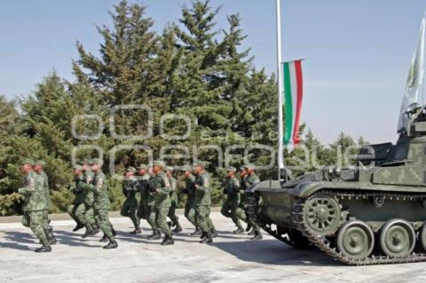 ZONA MILITAR . GRADUACIÓN SARGENTOS