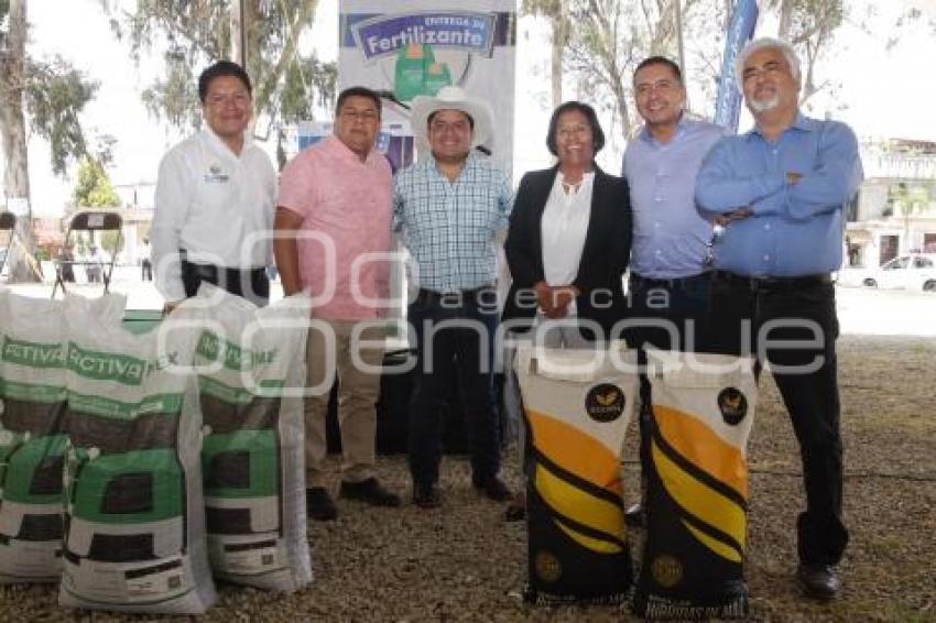 SAN ANDRÉS CHOLULA . ENTREGA DE FERTILIZANTE