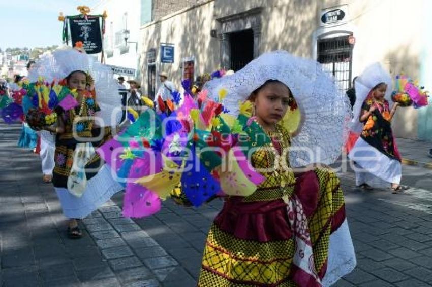 TLAXCALA . DESFILE INTERNADOS