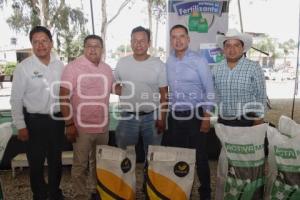 SAN ANDRÉS CHOLULA . ENTREGA DE FERTILIZANTE