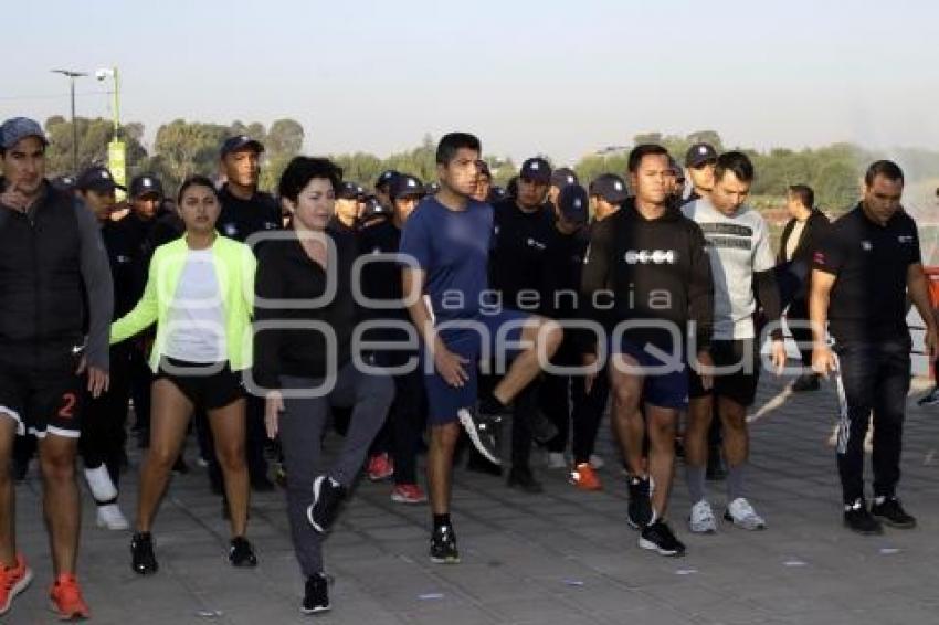 AYUNTAMIENTO . CARRERA CON CADETES