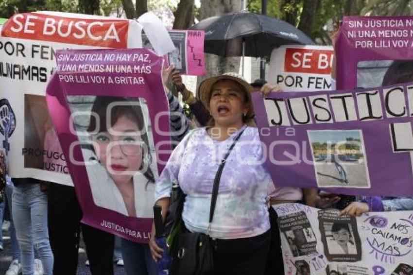 MANIFESTACIÓN . FEMINICIDIOS