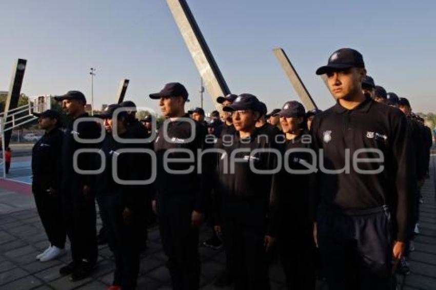 AYUNTAMIENTO . CARRERA CON CADETES