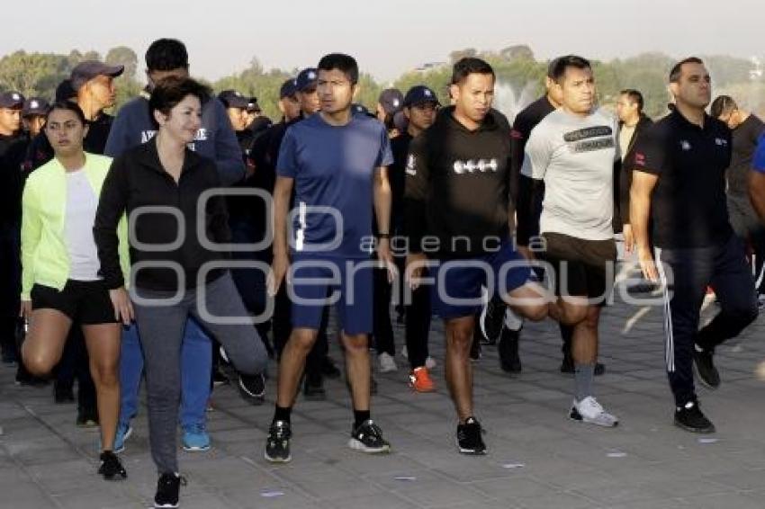 AYUNTAMIENTO . CARRERA CON CADETES