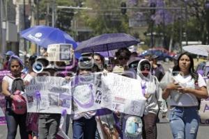 MANIFESTACIÓN . FEMINICIDIOS