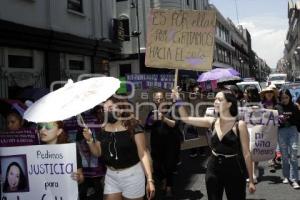 MANIFESTACIÓN . FEMINICIDIO