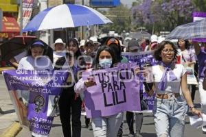 MANIFESTACIÓN . FEMINICIDIOS