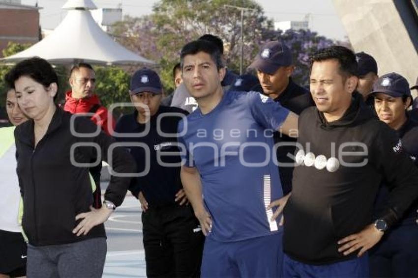 AYUNTAMIENTO . CARRERA CON CADETES