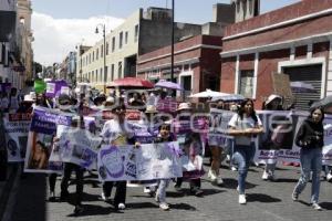 MANIFESTACIÓN . FEMINICIDIO