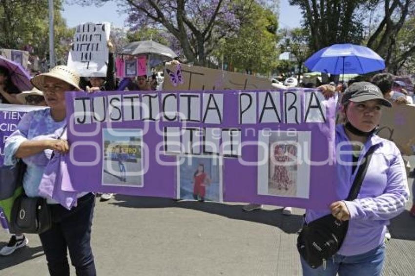 MANIFESTACIÓN . FEMINICIDIOS