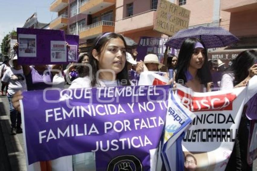 MANIFESTACIÓN . FEMINICIDIOS