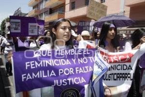 MANIFESTACIÓN . FEMINICIDIOS