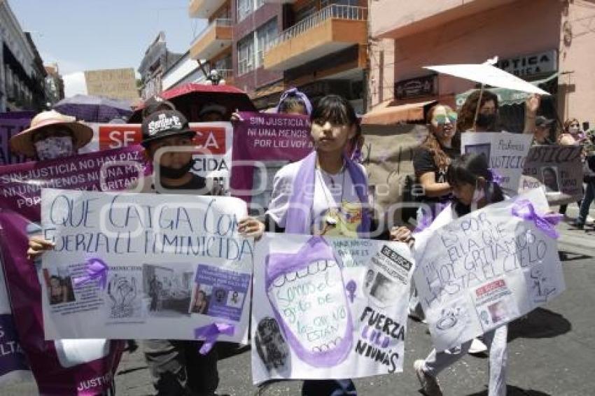 MANIFESTACIÓN . FEMINICIDIOS