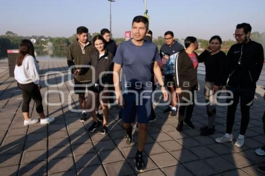 AYUNTAMIENTO . CARRERA CON CADETES