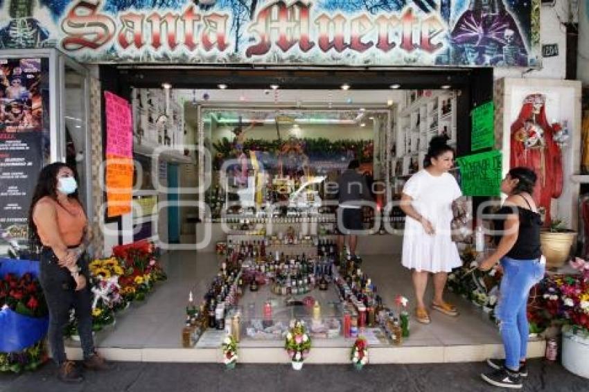 ALTAR SANTA MUERTE