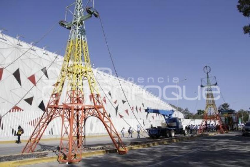 FERIA DE PUEBLA . JUEGOS MECÁNICOS