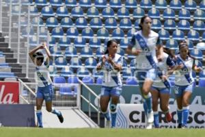 FÚTBOL . CLUB PUEBLA VS CRUZ AZUL