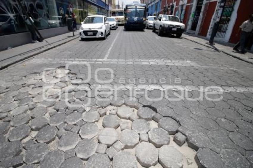 ADOQUÍN MAL ESTADO