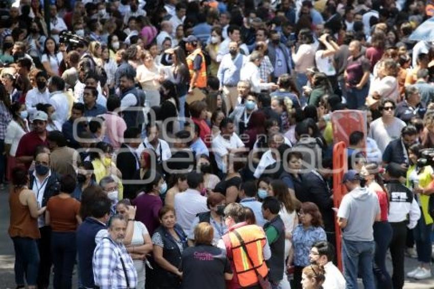 SIMULACRO NACIONAL . ZÓCALO