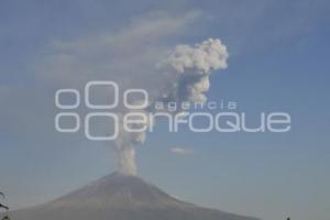 VOLCÁN POPOCATÉPETL . FUMAROLA