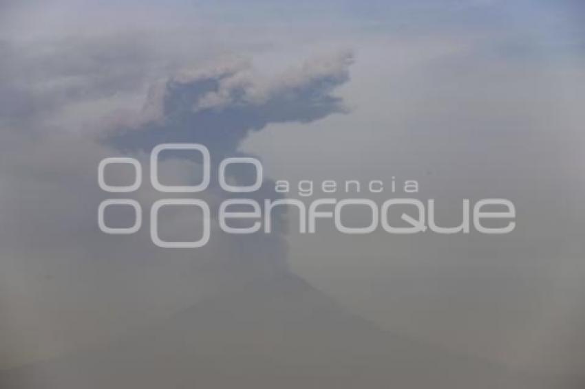 VOLCÁN POPOCATÉPETL . FUMAROLA