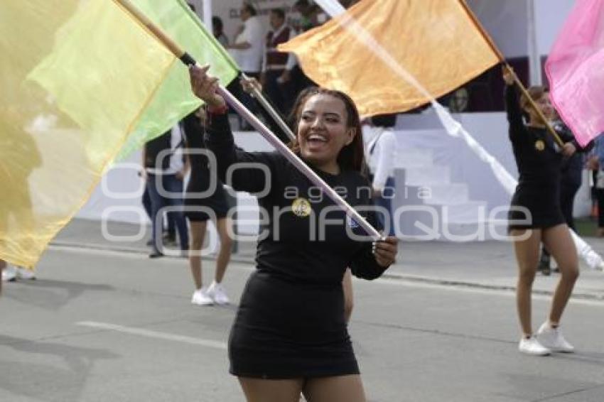 DESFILE 5 DE MAYO . PASE DE REVISTA