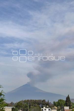 VOLCÁN POPOCATÉPETL . FUMAROLA