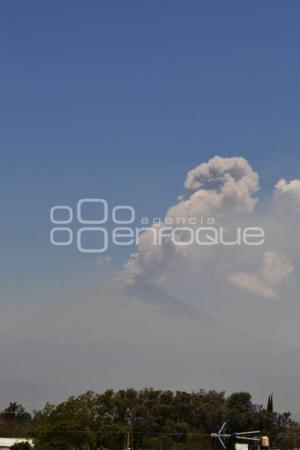 VOLCÁN POPOCATÉPETL . FUMAROLA