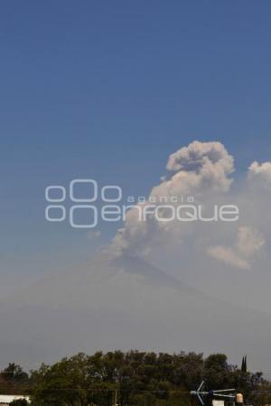 VOLCÁN POPOCATÉPETL . FUMAROLA