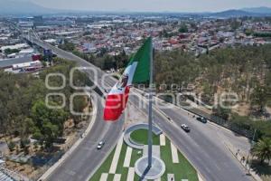 LOS FUERTES . BANDERA MONUMENTAL