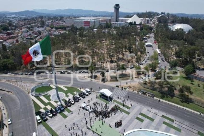 LOS FUERTES . BANDERA MONUMENTAL